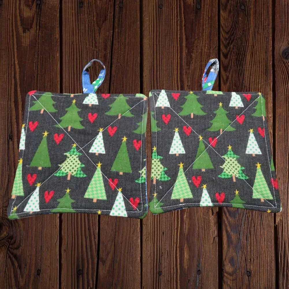 Potholder, Set of 2 Reversible Christmas Dogs GLITTER FABRIC and Christmas Trees